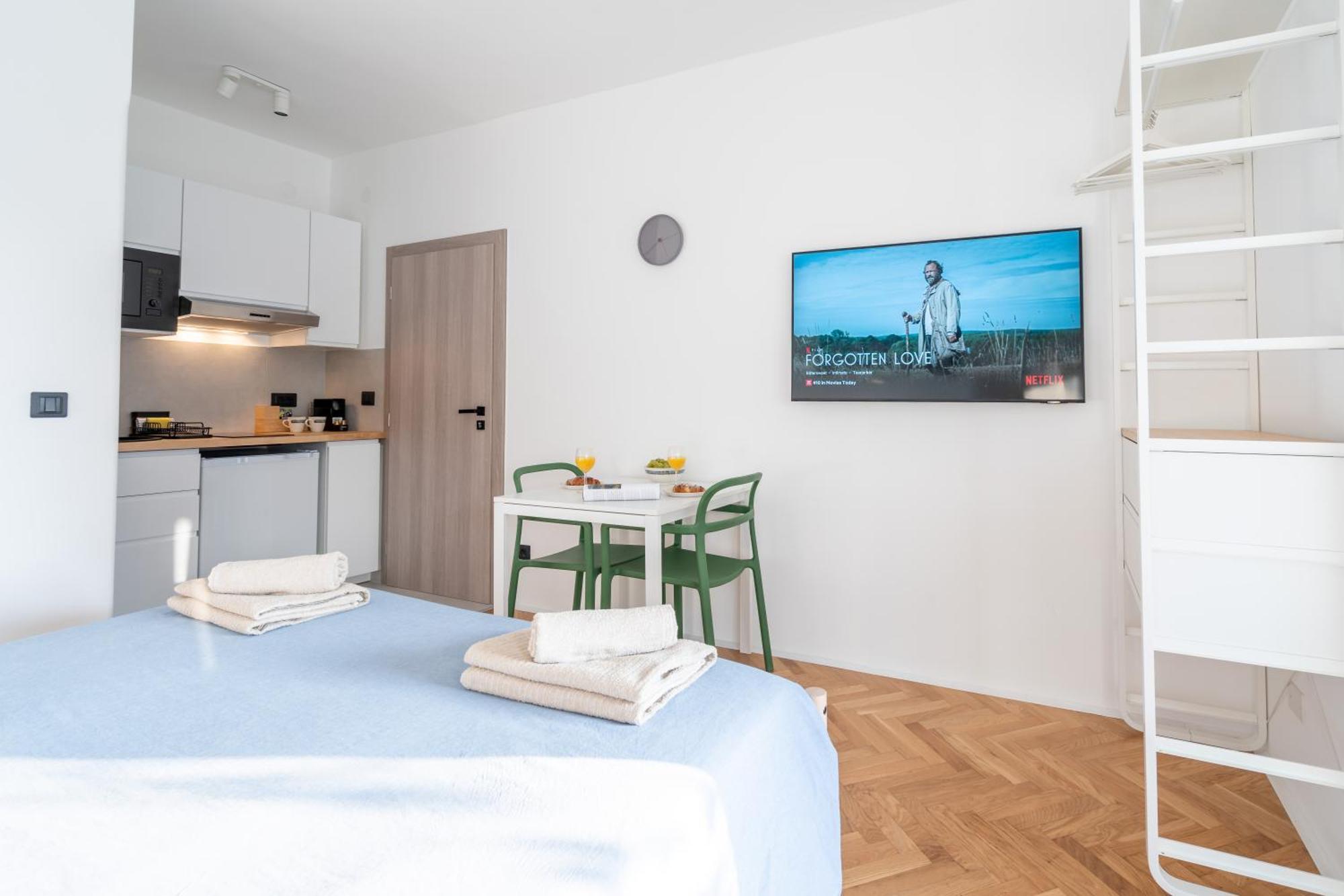 New! D31 Studio W2 Bikes, Sunny Terrace & Parking Rovinj Eksteriør billede